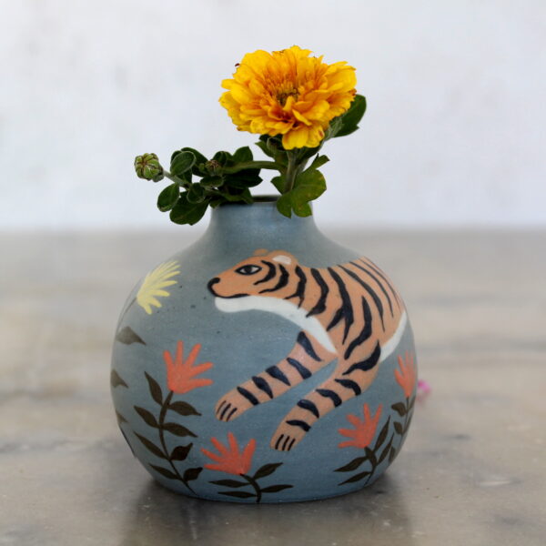 Mini vase Oiseaux noirs tourné en grès et décoré à la main par Anaïs Trivier. Pièce unique