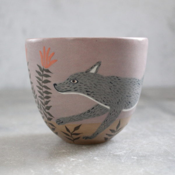 Gobelet Loup tourné en grès et décoré à la main. Pièce unique. Céramique artisanale française.