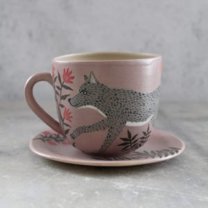 Tasse Loup tournée en grès et décoré à la main