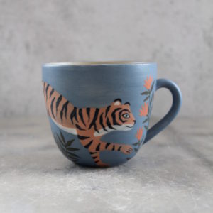 Tasse Tigre tournée en grès et décorée à la main. Pièce unique.