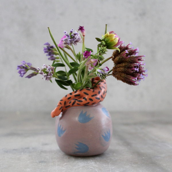 Mini vase modelé et décoré à la main