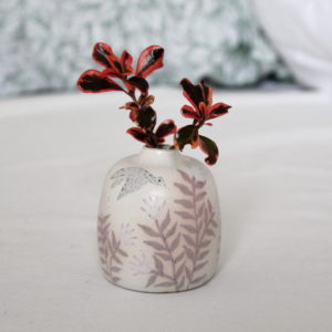 Mini vase Brume hivernale de la collection "Nature givrée". Tourné en grès et décoré à la main. Pièce unique. Céramique artisanale.