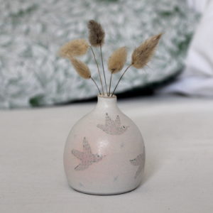 Mini vase Ciel d'hiver de la collection "Nature givrée". Tourné en grès et décoré à la main. Pièce unique. Céramique artisanale.