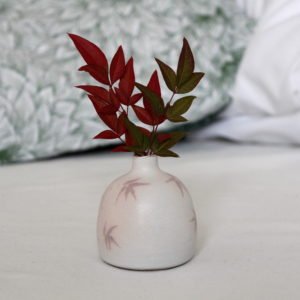 Mini vase Panda givré issu de la collection éphémère "Nature Givrée". Tourné en grès et décoré à la main. Céramique artisanale.