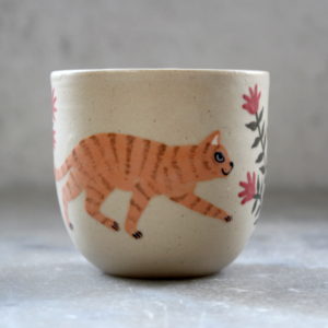 Tasse Chat roux tournée en grès et illustrée à la main par Anaïs Trivier