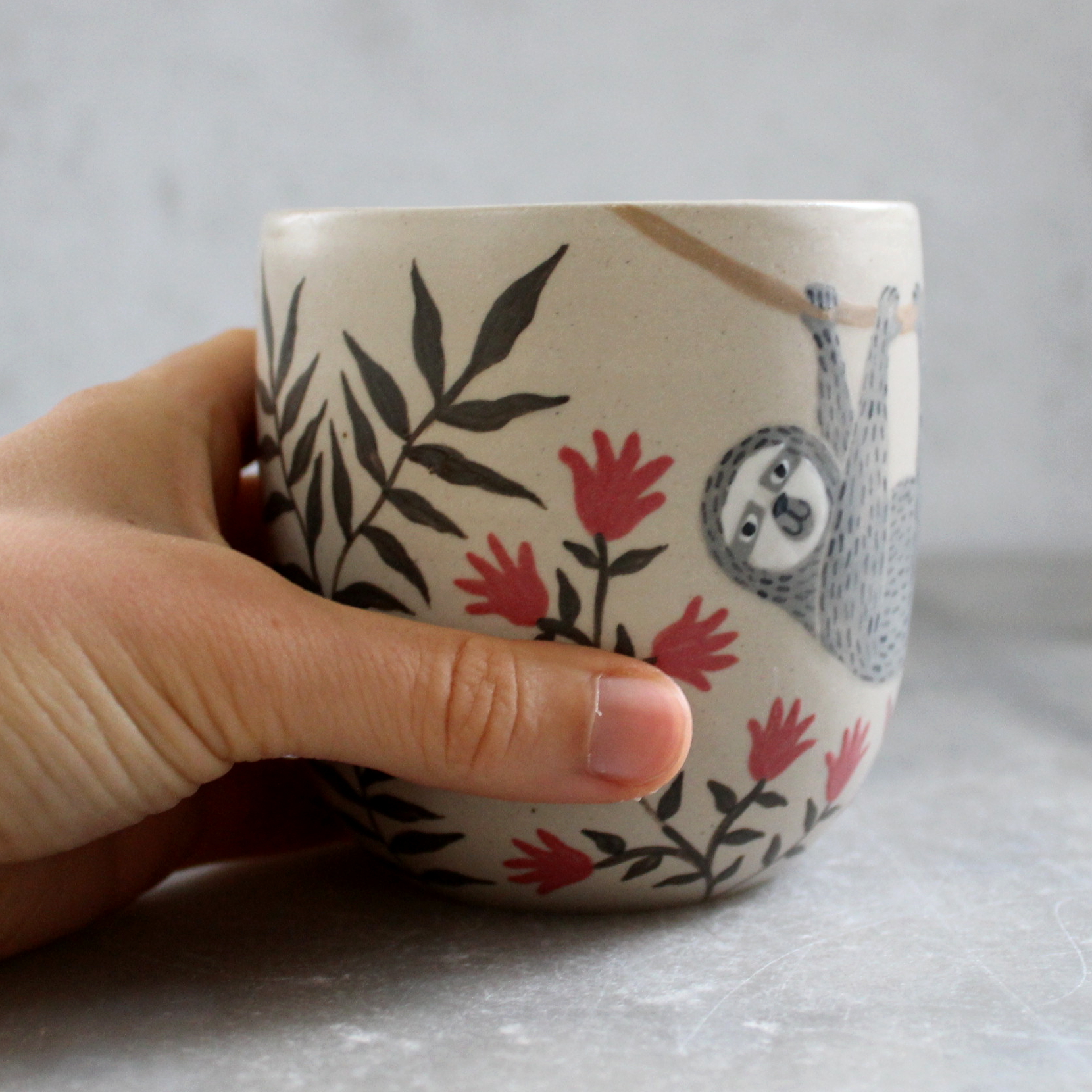 Tasse Paresseux en céramique fabriquée et illustrée par Anaïs Trivier
