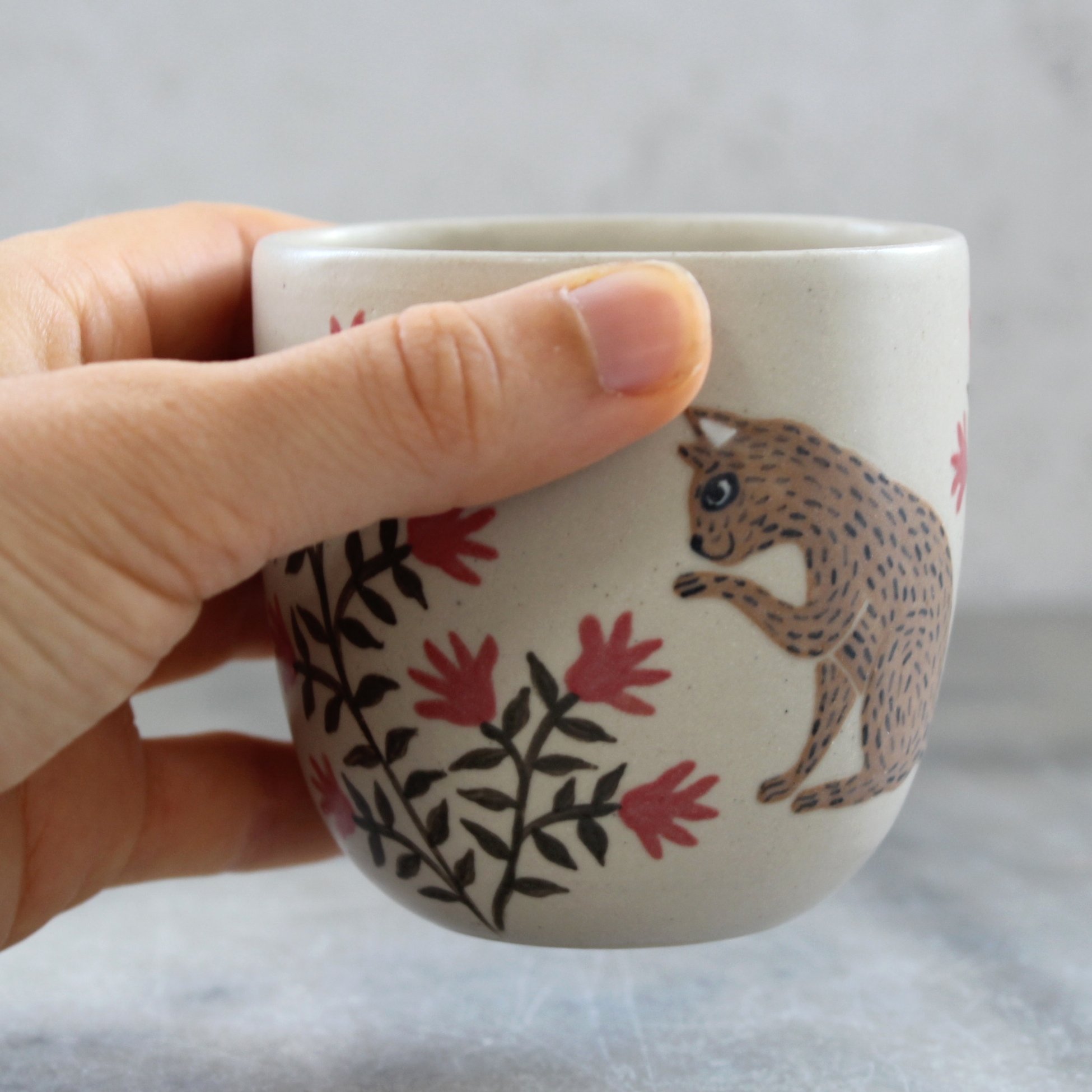 Tasse à café Chat brun illustrée à la main par Anaïs Trivier