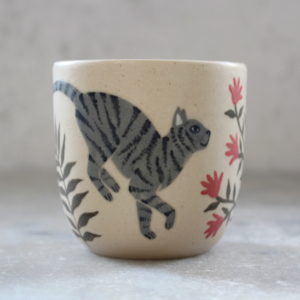 Tasse à café Chat gris tigré illustrée à la main par Anaïs Trivier