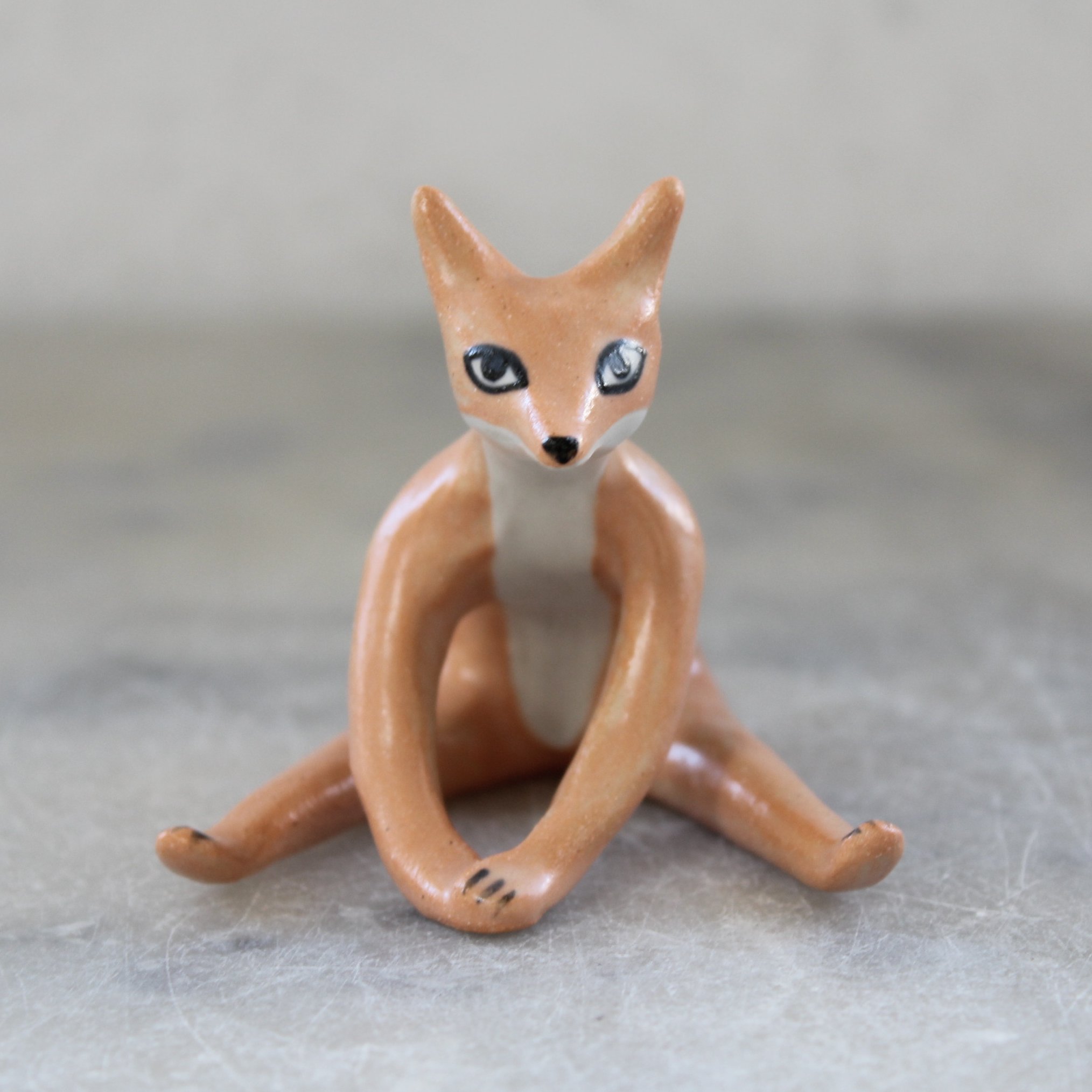 Modelage petit renard yogi, position de la libellule par Anaïs Trivier