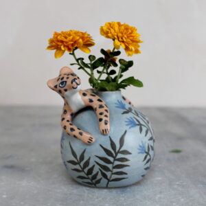 Mini vase modelé Léopard. Pièce unique.
