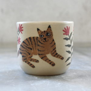 Tasse Chat brun tournée en grès et illustrée à la main par Anaïs Trivier