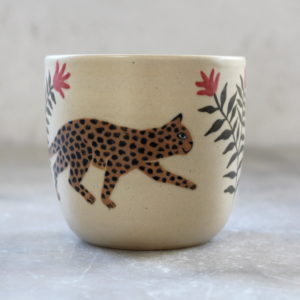 Tasse Chat brun tournée en grès et illustrée à la main par Anaïs Trivier