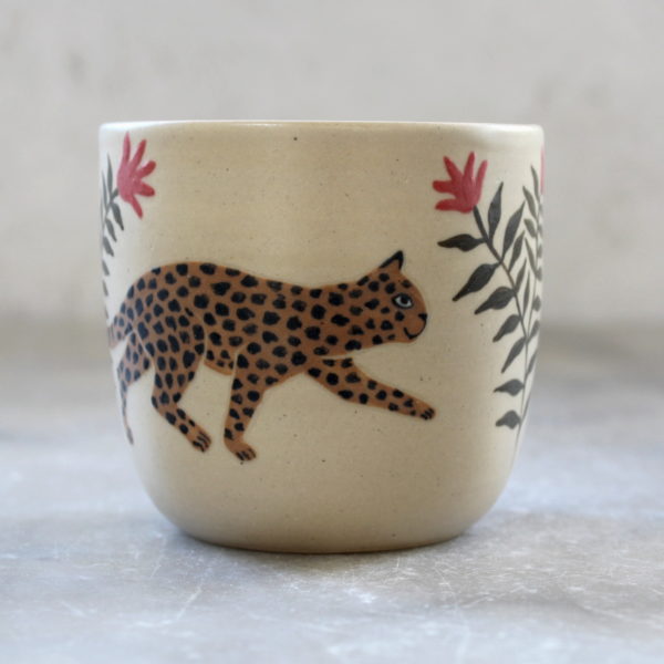 Tasse Chat brun tournée en grès et illustrée à la main par Anaïs Trivier