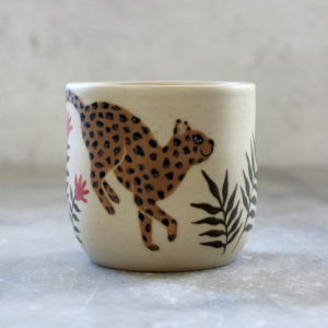 Tasse Chat brun tournée en grès et illustrée à la main par Anaïs Trivier