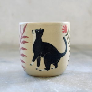 Tasse Chat noir tournée en grès et illustrée à la main par Anaïs Trivier