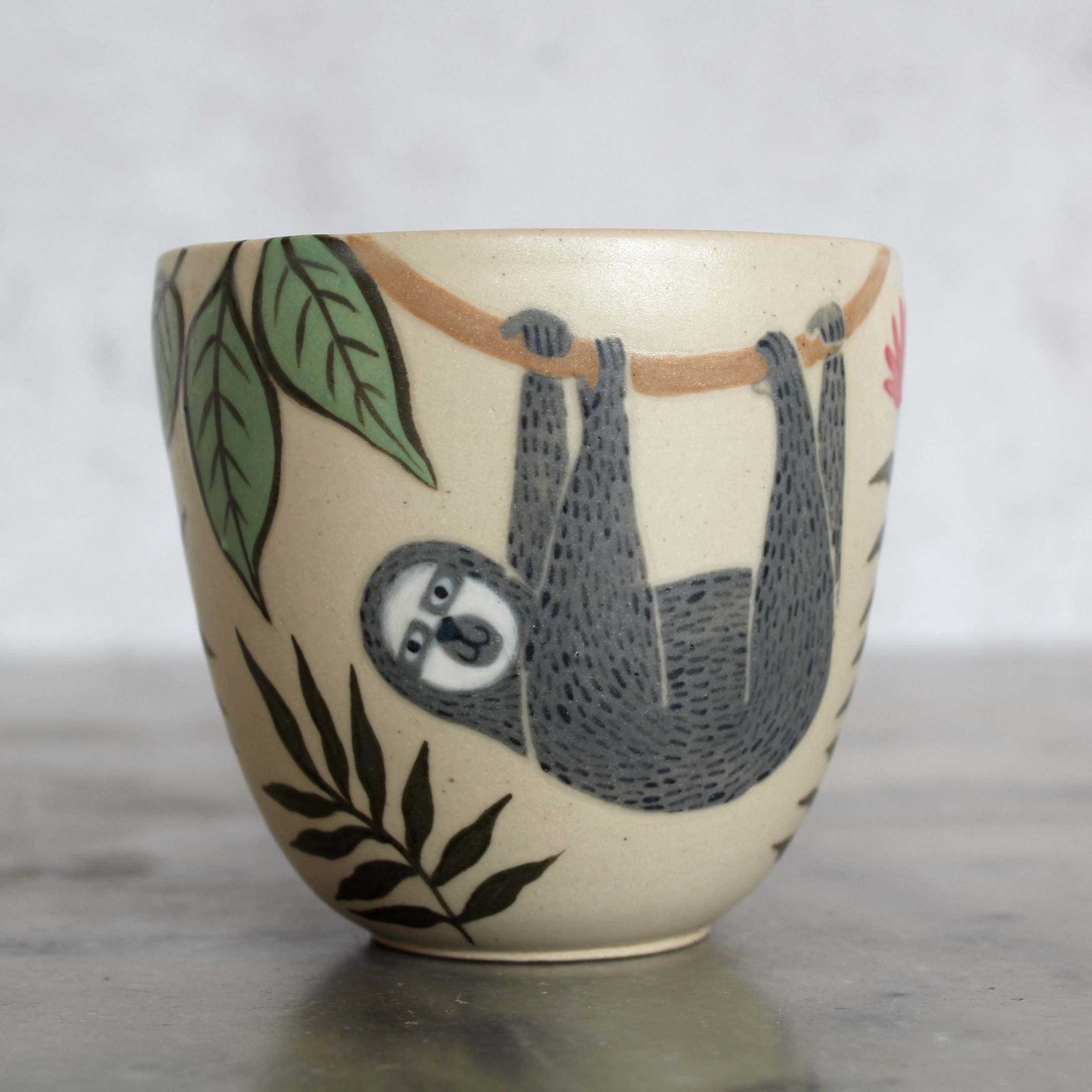 Tasse Paresseux en céramique fabriquée et illustrée par Anaïs Trivier