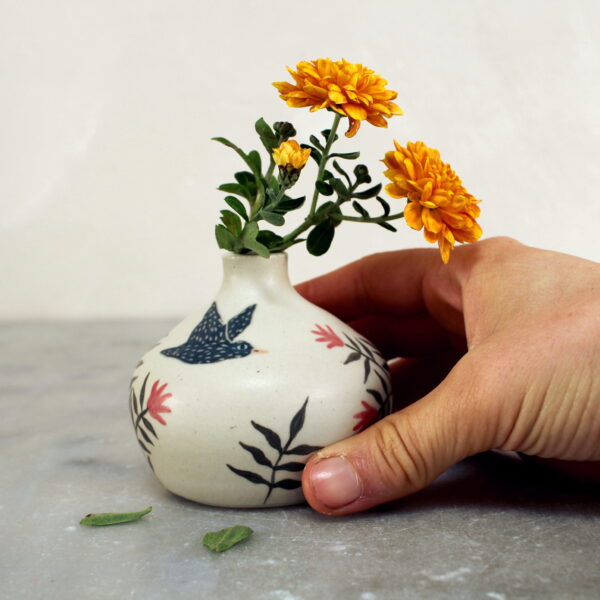 Mini vase Oiseau noir, tourné en grès et décoré à la main