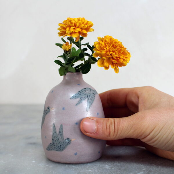 Mini vase Oiseau aux étoiles, tourné en grès et décoré à la main