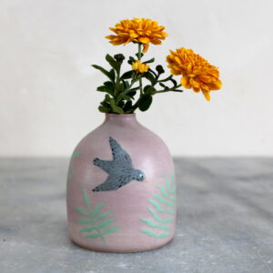 Mini vase Oiseau au feuillage tourné en grès et décoré à la main