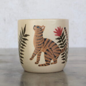 Tasse Chat brun tournée en grès et illustrée à la main par Anaïs Trivier