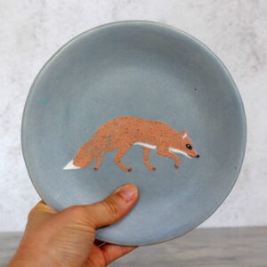 Assiette Renard en céramique fabriquée et illustrée par Anaïs Trivier